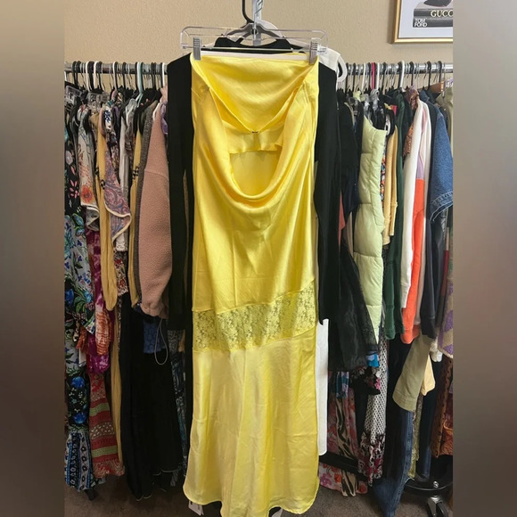 Commense Asymmetrical Lace Strapless Tube Midi, MED NWT - Picture 5 of 6